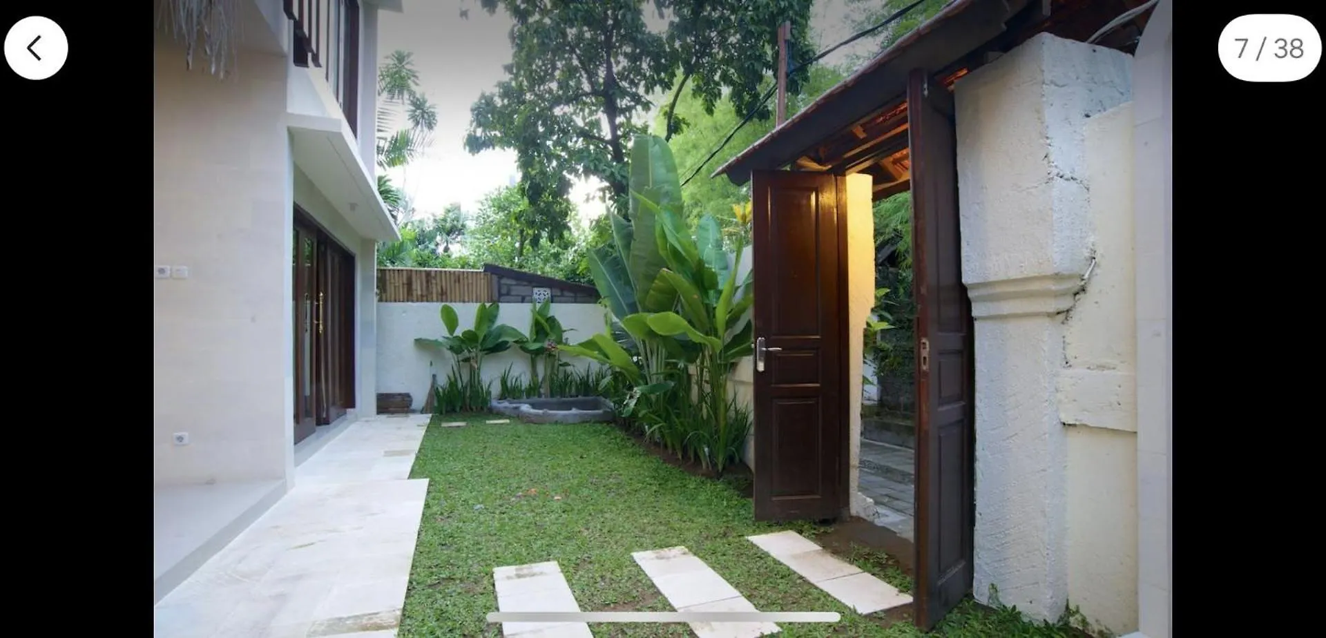 Huge Two Storey 4 Bed 4 Bath Villa With Pool Right In The Heart Of Seminyak Seminyak (Bali)