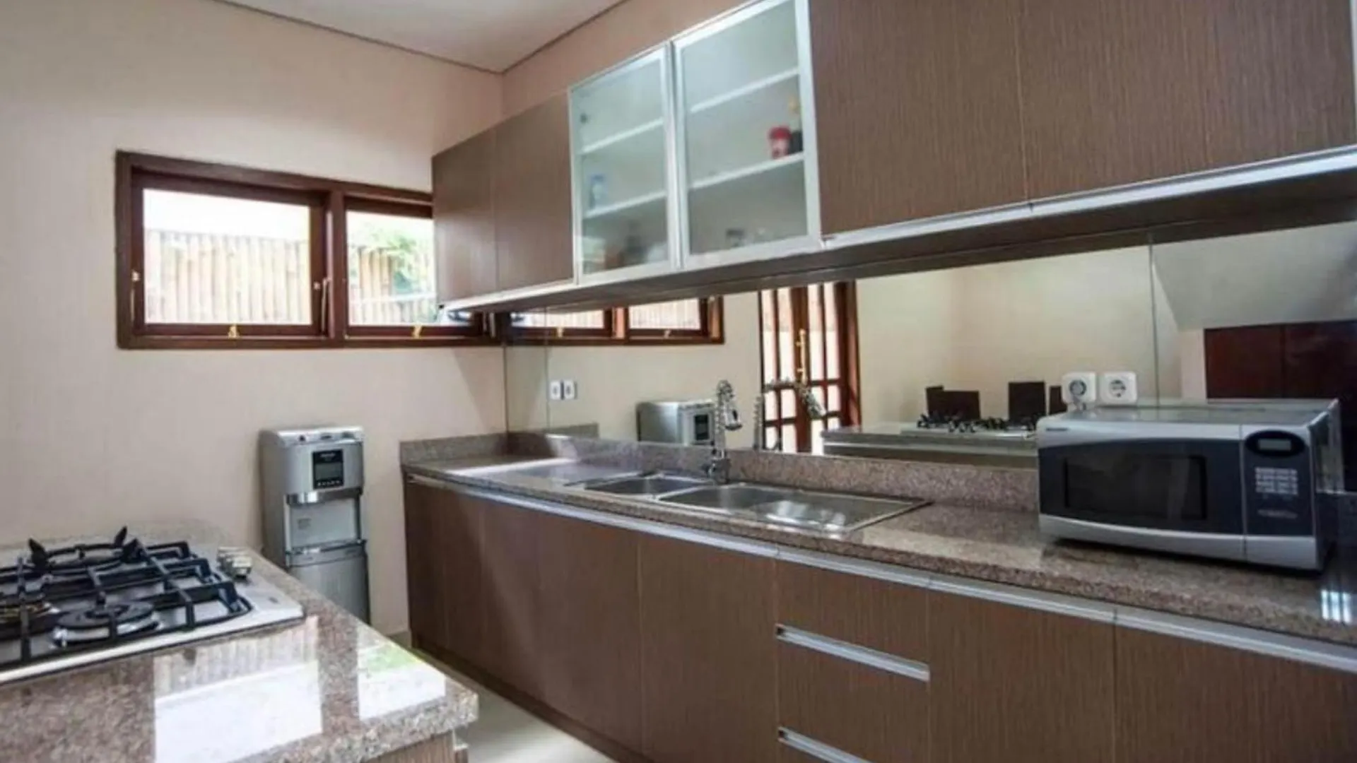Huge Two Storey 4 Bed 4 Bath Villa With Pool Right In The Heart Of Seminyak