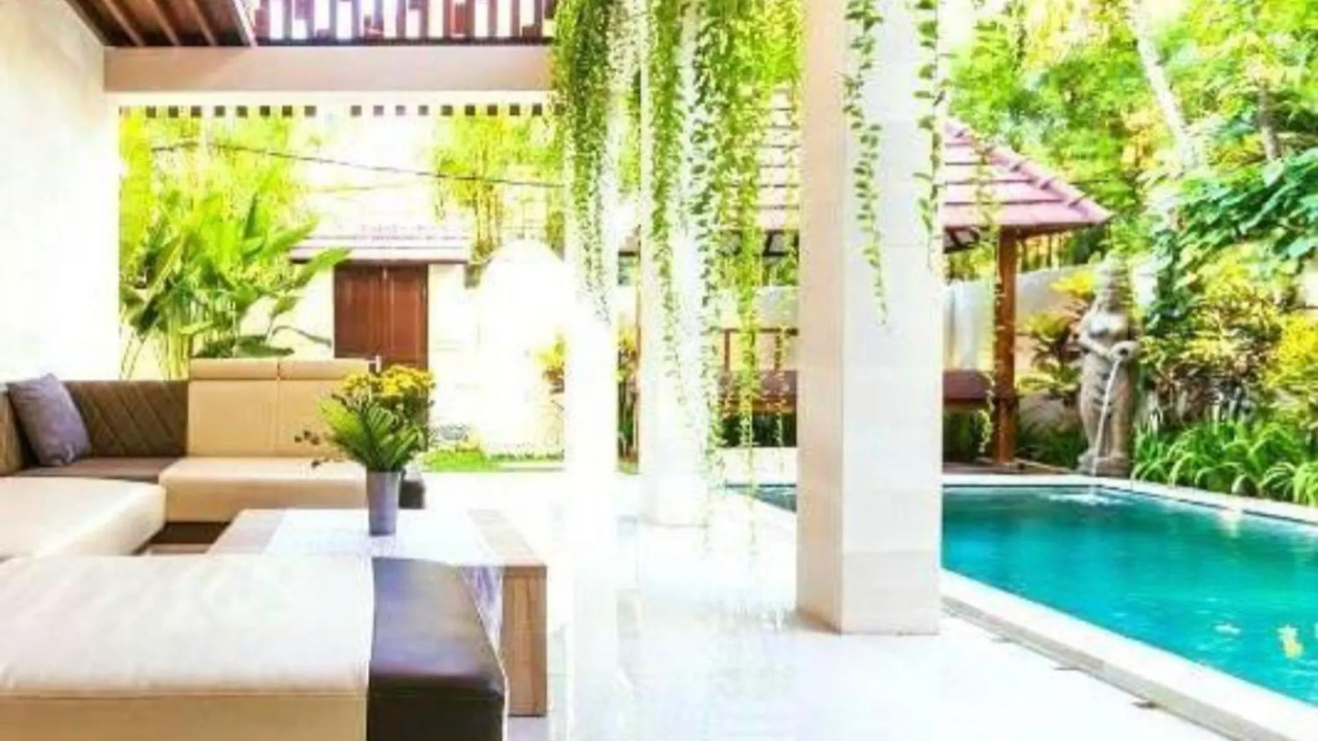 Huge Two Storey 4 Bed 4 Bath Villa With Pool Right In The Heart Of Seminyak